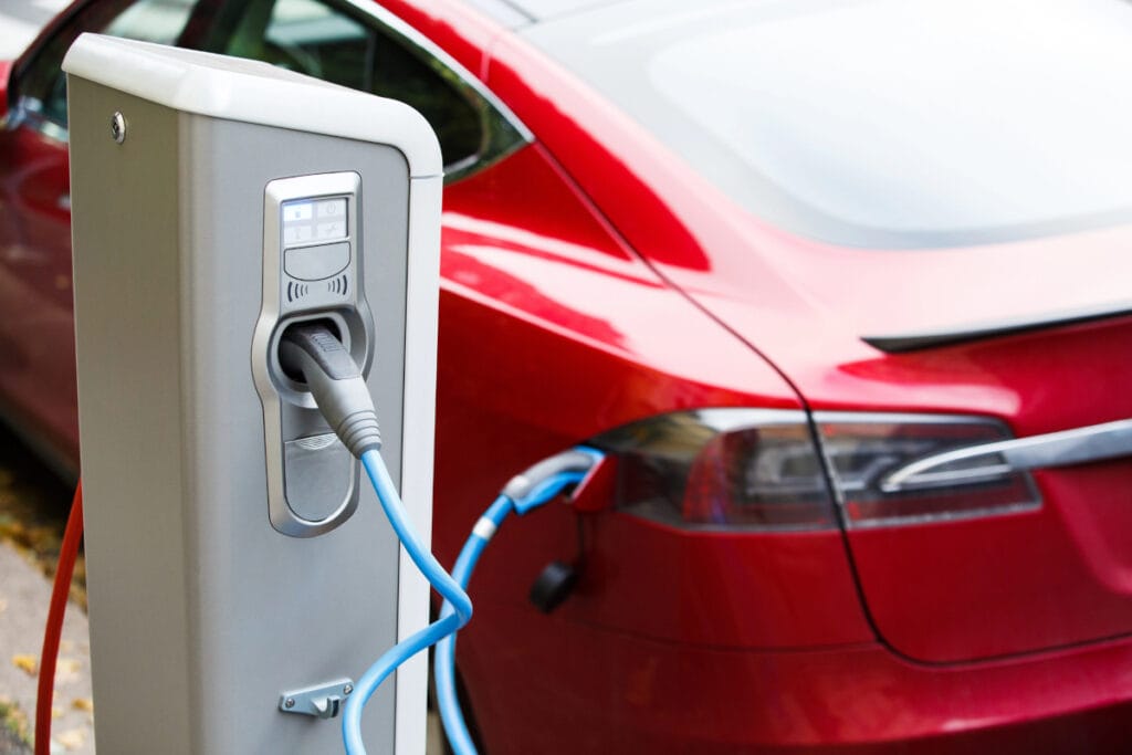 carregar carro elétrico todos os dias mitos